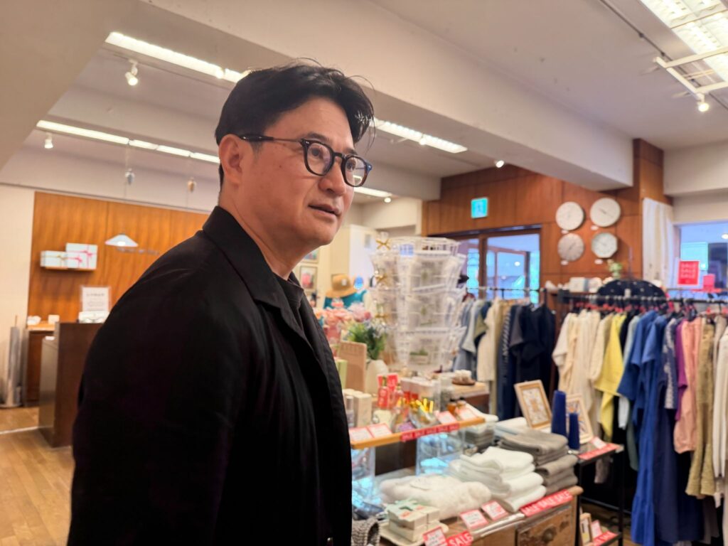 私の部屋店内の木村真一